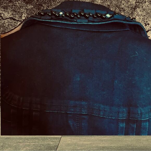 Style New York Beautiful Jacket with Beads, Jeweled Buttons, and Lace. Size S - Picture 7 of 8